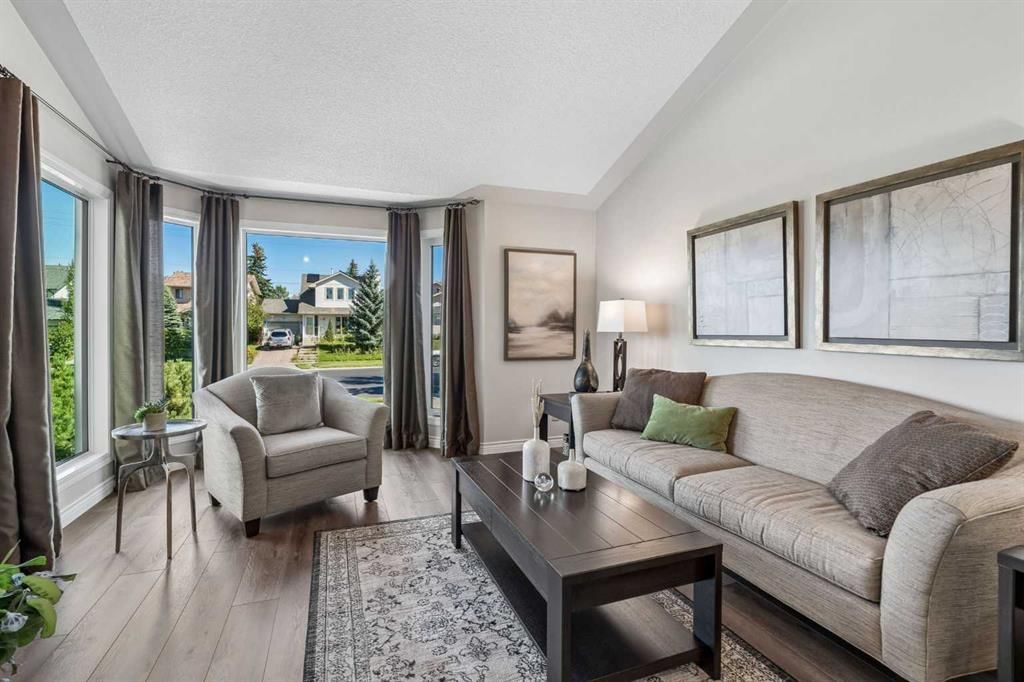 24 Scenic Acres Drive NW, Calgary — photo 4 of 35