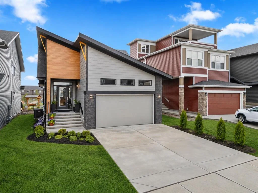 218 Mitchell Heath NW, Calgary — main listing photo
