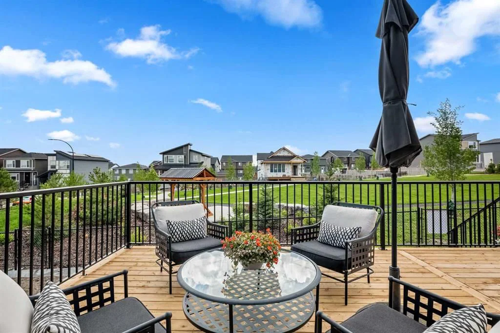 218 Mitchell Heath NW, Calgary — photo 3 of 50