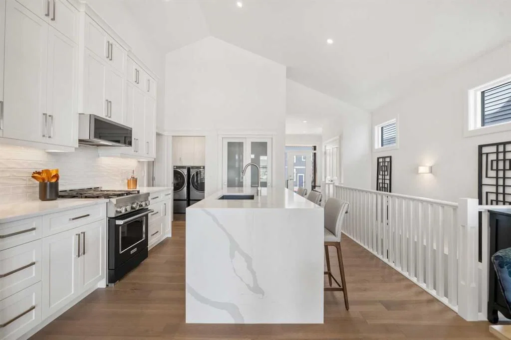 218 Mitchell Heath NW, Calgary — photo 5 of 50