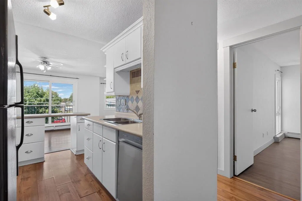 202, 809 4 Street NE, Calgary — main listing photo