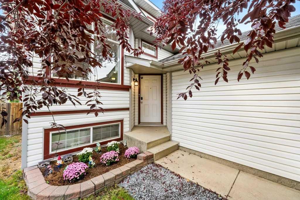 104 Springs Place SE, Airdrie — photo 2 of 50