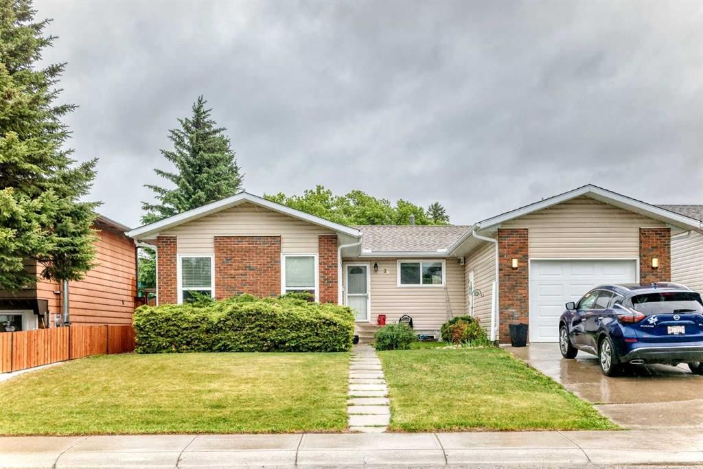 20 Deermont Way SE, Calgary — main listing photo