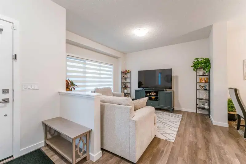 589 Masters Road SE, Calgary — photo 4 of 50