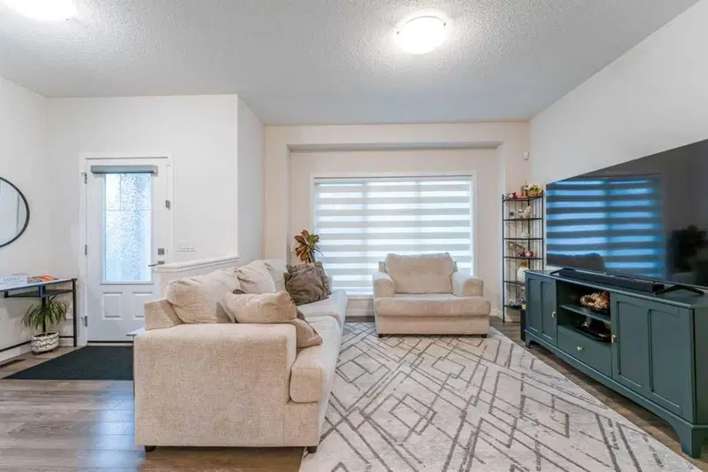 589 Masters Road SE, Calgary — photo 5 of 50