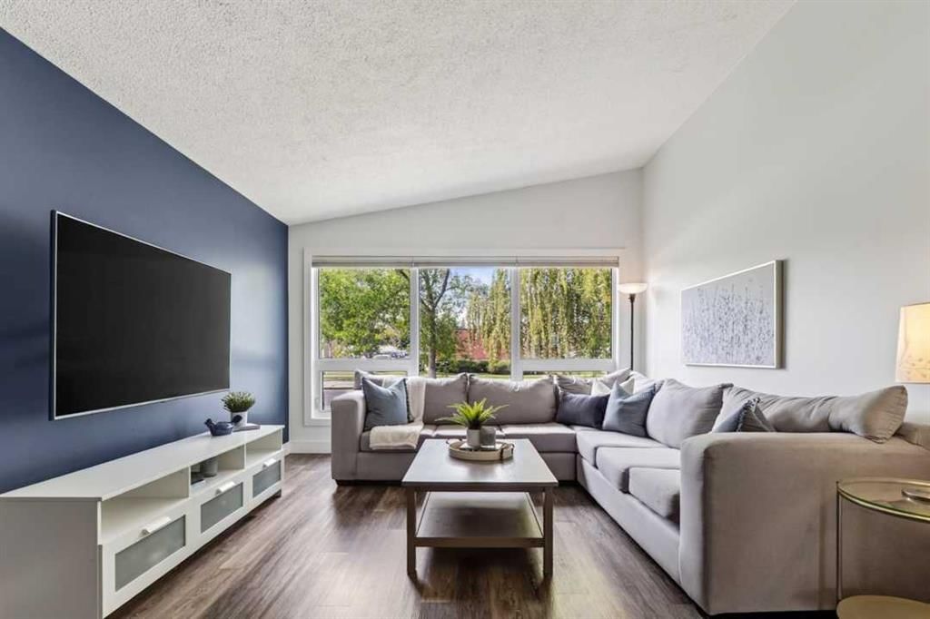 6516 Crowchild Trail SW, Calgary — main listing photo