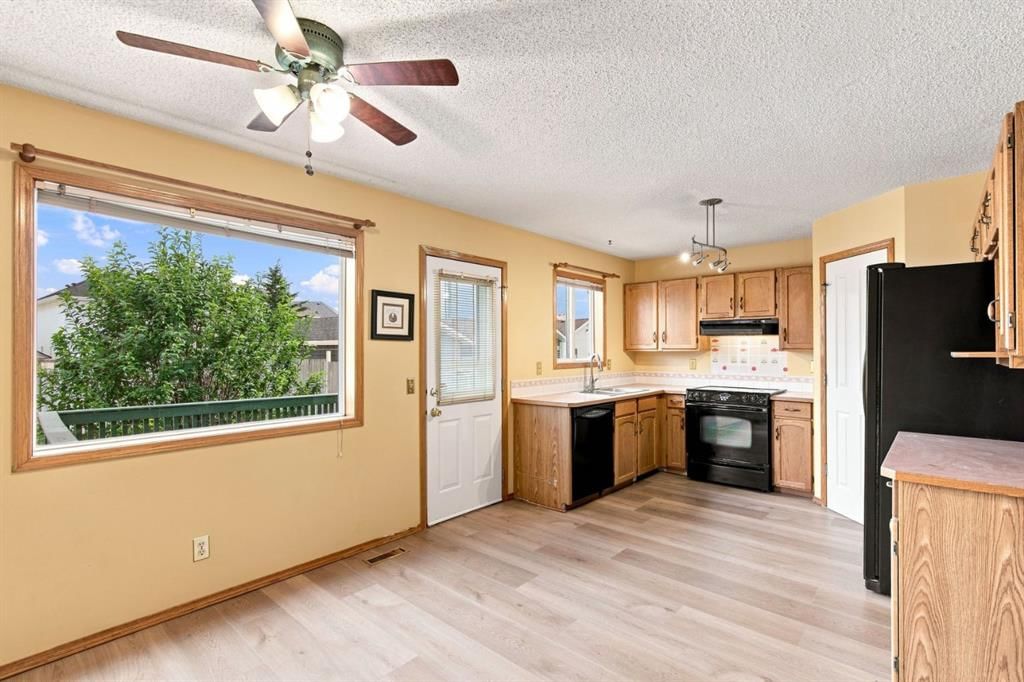 219 Coral Springs Circle NE, Calgary — photo 2 of 43