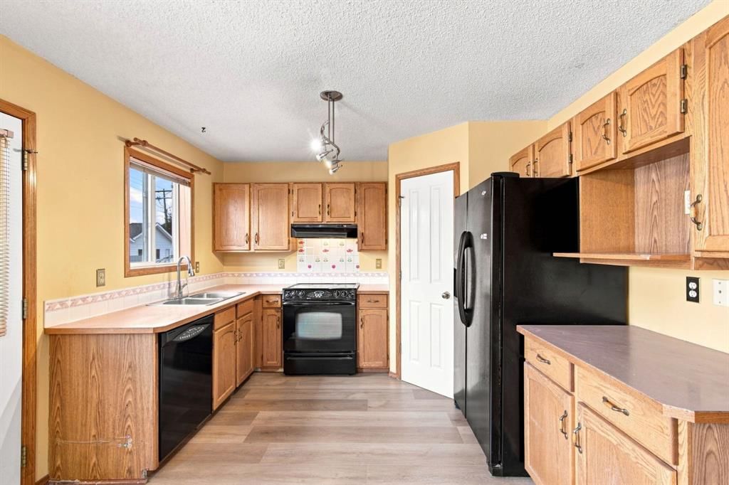 219 Coral Springs Circle NE, Calgary — photo 3 of 43