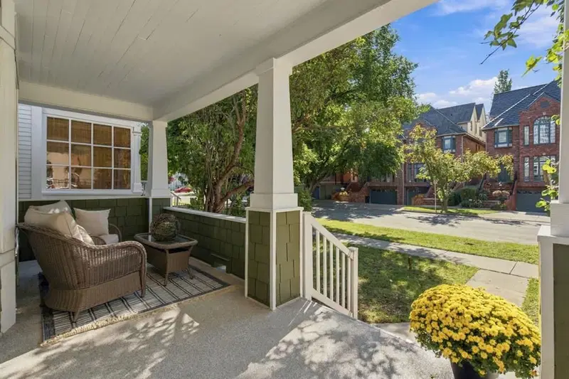 814 19 Avenue SW, Calgary — photo 2 of 50
