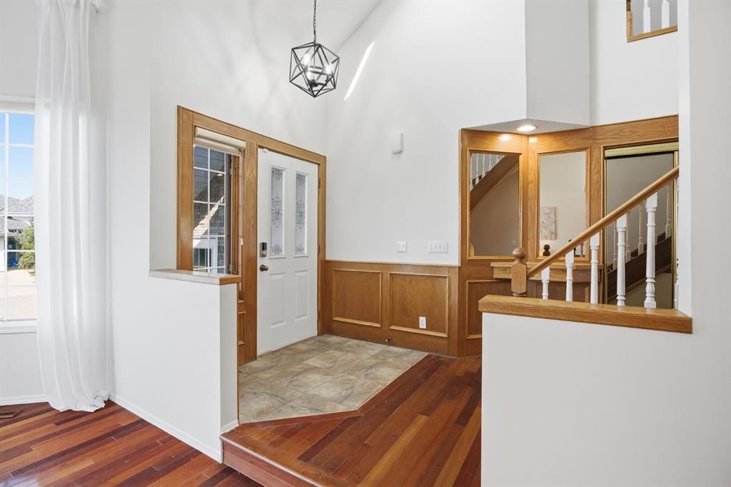 408 Hawkland Place NW, Calgary — photo 3 of 50