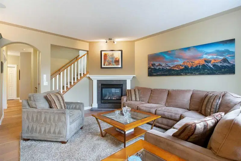 30 Discovery Ridge Gardens SW, Calgary — photo 5 of 43