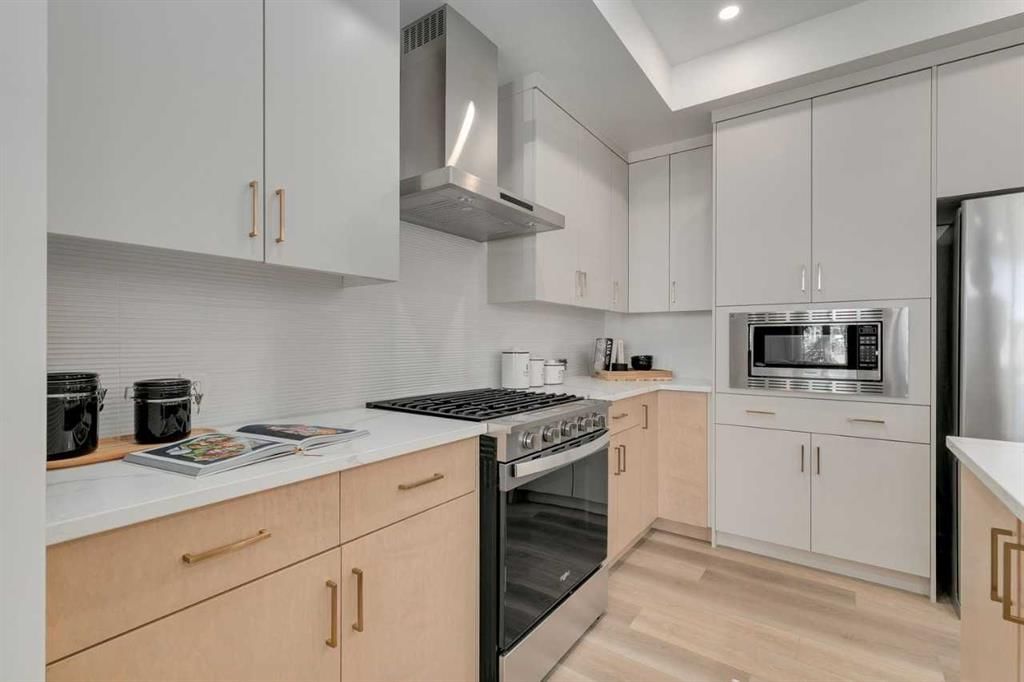31 Lewiston Park NE, Calgary — photo 5 of 18