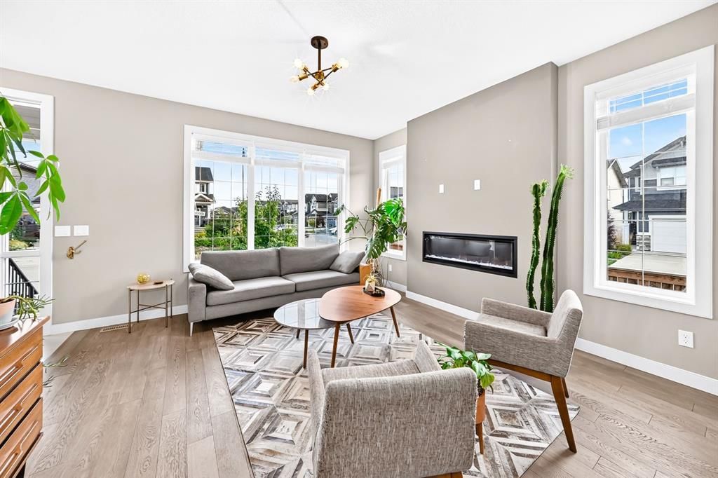 3 Sunrise Heights, Cochrane — photo 3 of 38