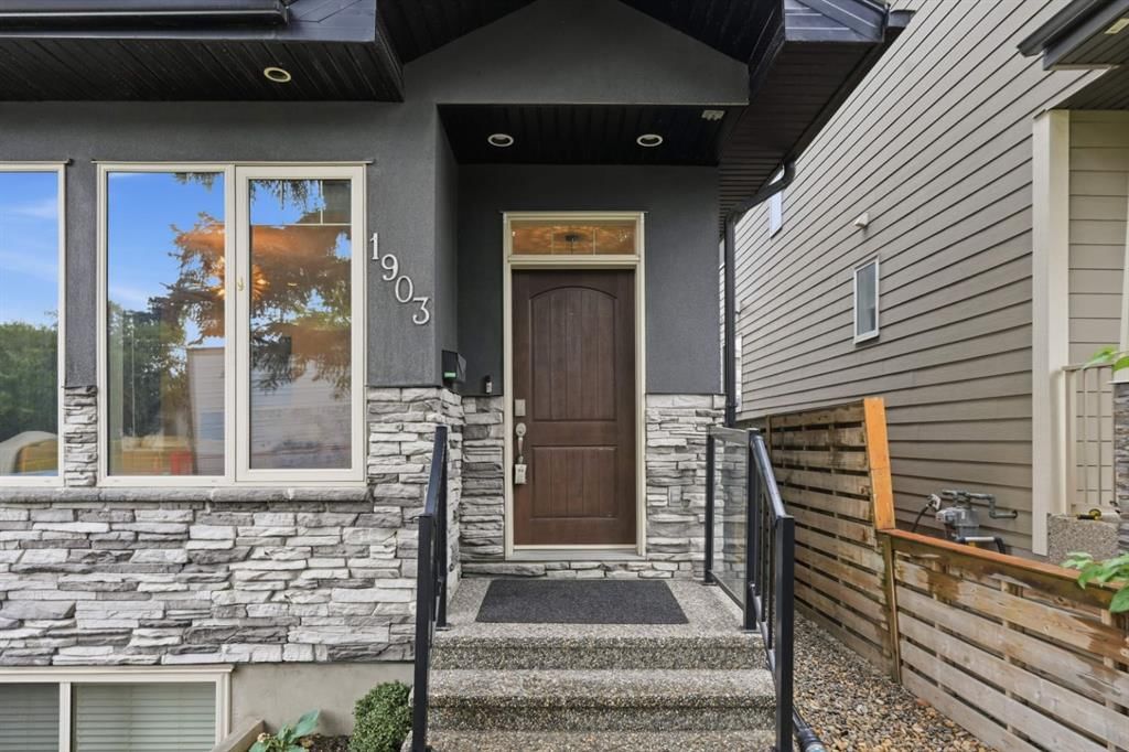 1903 26 Avenue SW, Calgary — photo 3 of 49