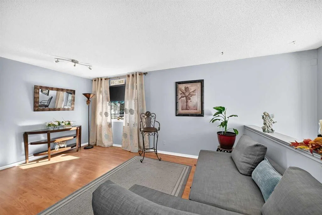159 Fresno Place NE, Calgary — photo 5 of 30
