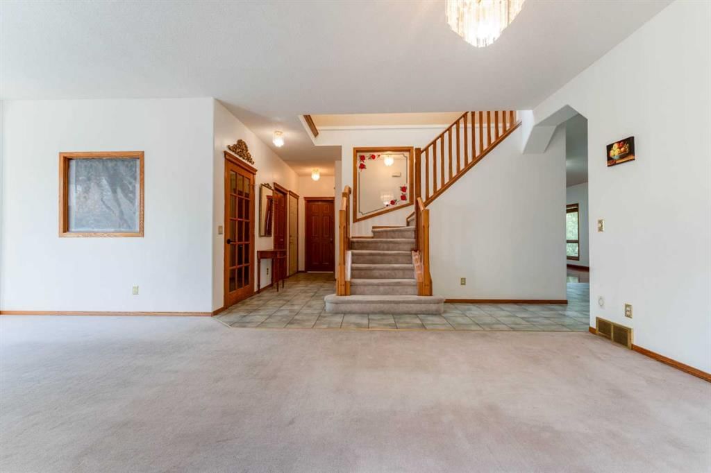 117 Evergreen Place SW, Calgary — photo 4 of 50