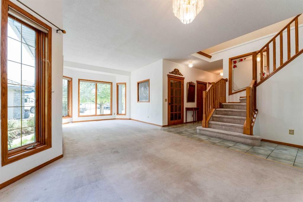 117 Evergreen Place SW, Calgary — photo 5 of 50