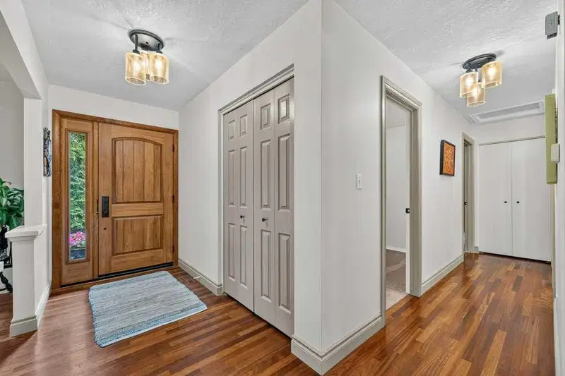 88 Midridge Close SE, Calgary — photo 4 of 39