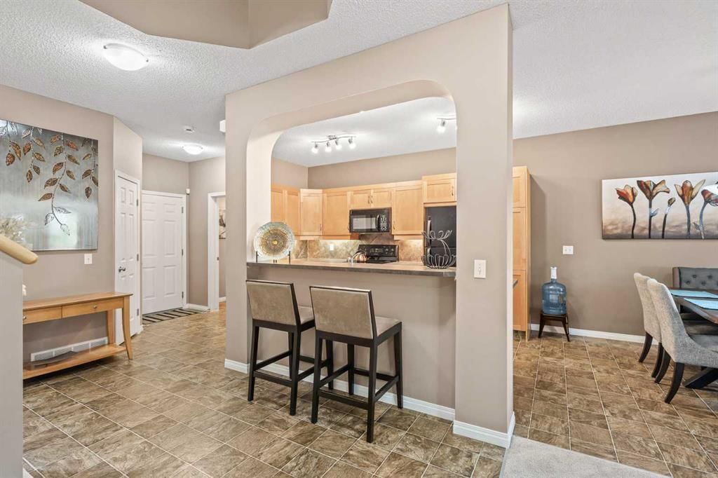 52 Copperfield Close SE, Calgary — photo 5 of 39