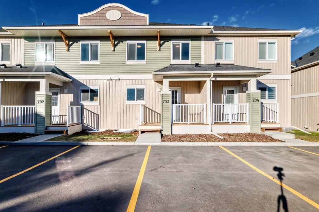 903 Clover Road, Carstairs — photo 3 of 50