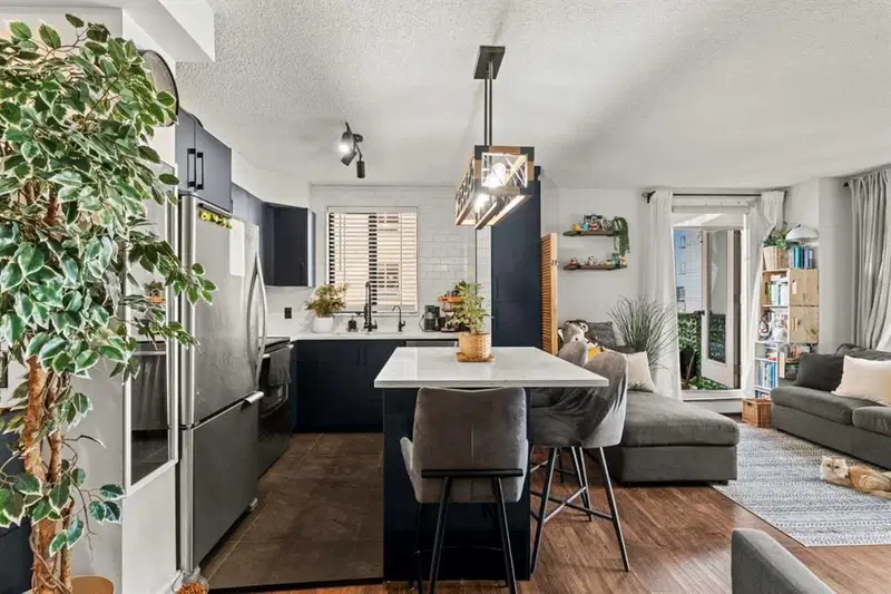 717, 1111 6 Avenue SW, Calgary — photo 4 of 25