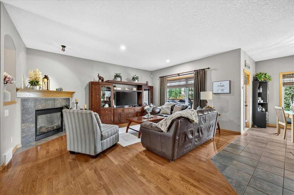1418 Kings Heights Boulevard SE, Airdrie — photo 5 of 49