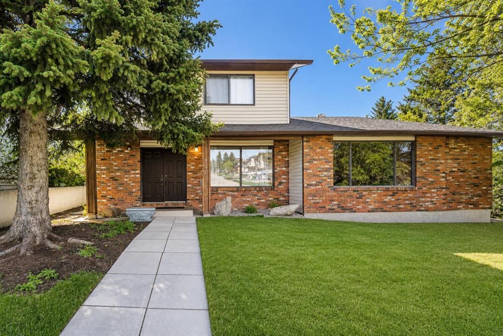 140 Dalhousie Road NW, Calgary — main listing photo
