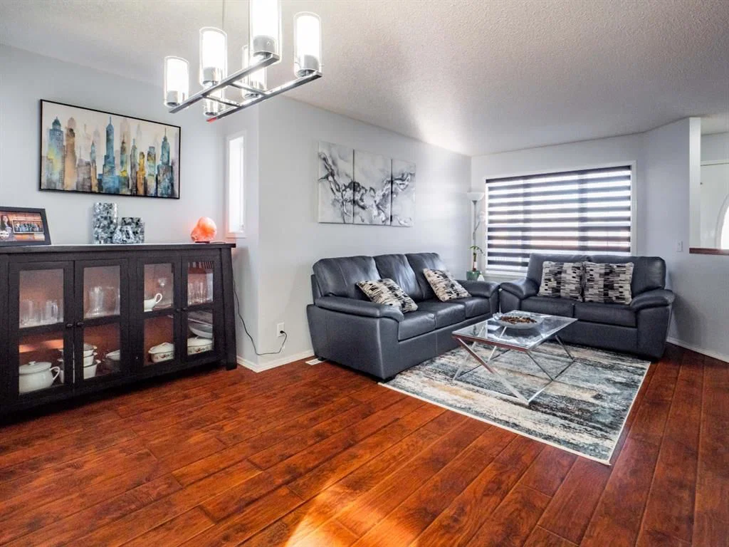 798 Coral Springs Boulevard NE, Calgary — photo 5 of 33
