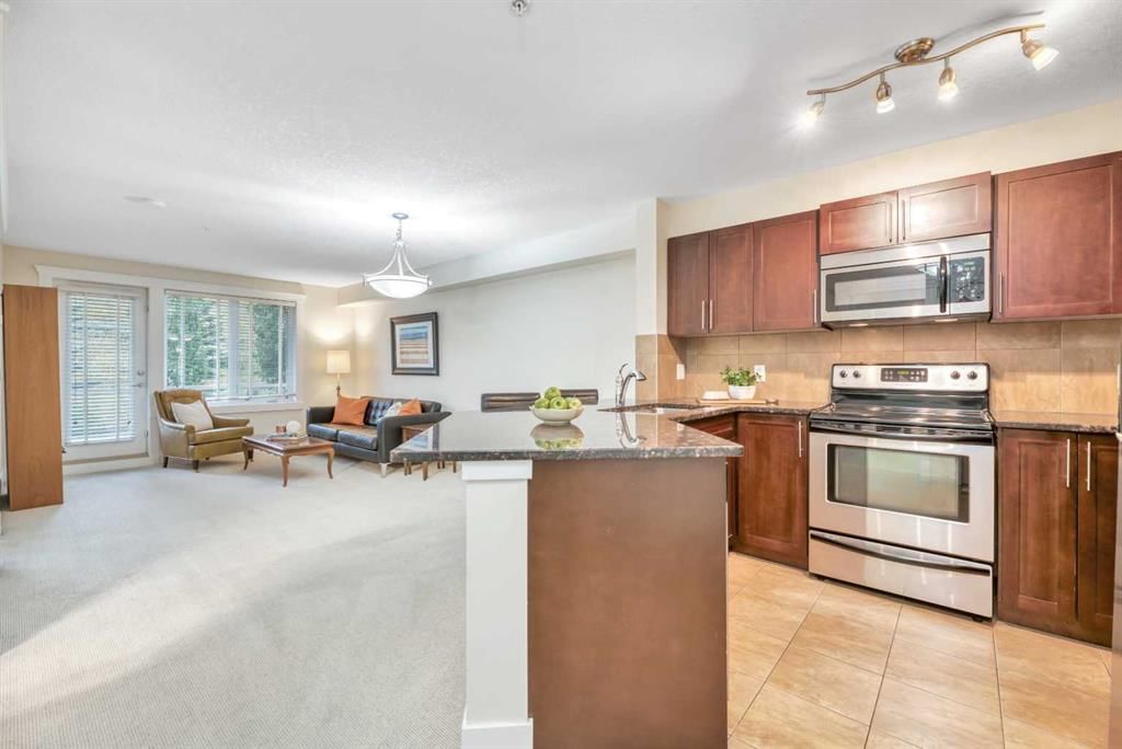 315, 500 Rocky Vista Gardens NW, Calgary — photo 4 of 29