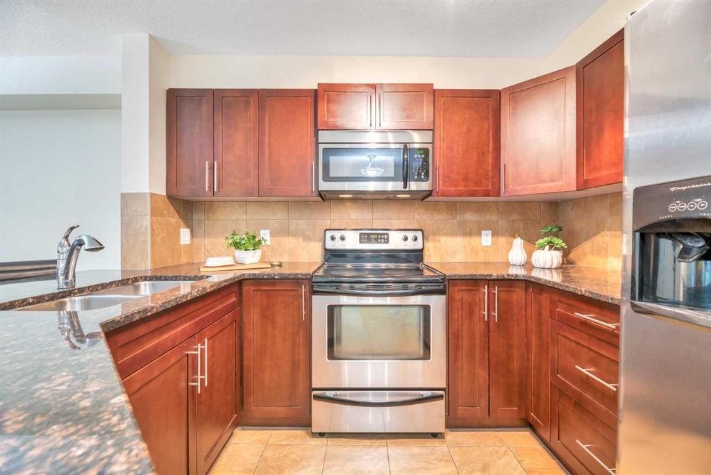 315, 500 Rocky Vista Gardens NW, Calgary — photo 5 of 29