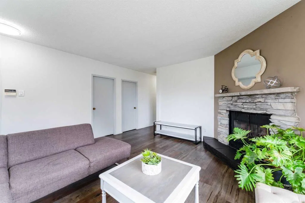 1502 40 Street SE, Calgary — photo 2 of 50