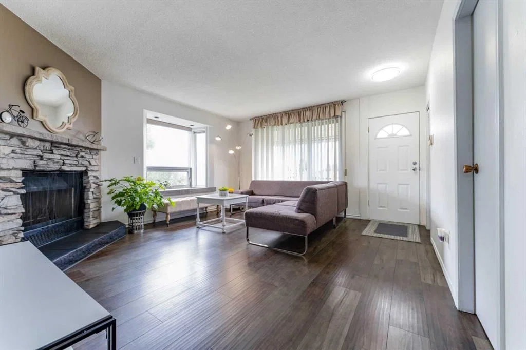 1502 40 Street SE, Calgary — photo 3 of 50