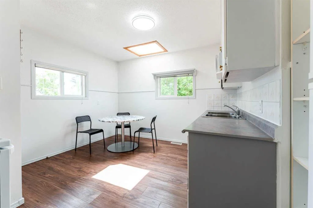 1502 40 Street SE, Calgary — photo 4 of 50