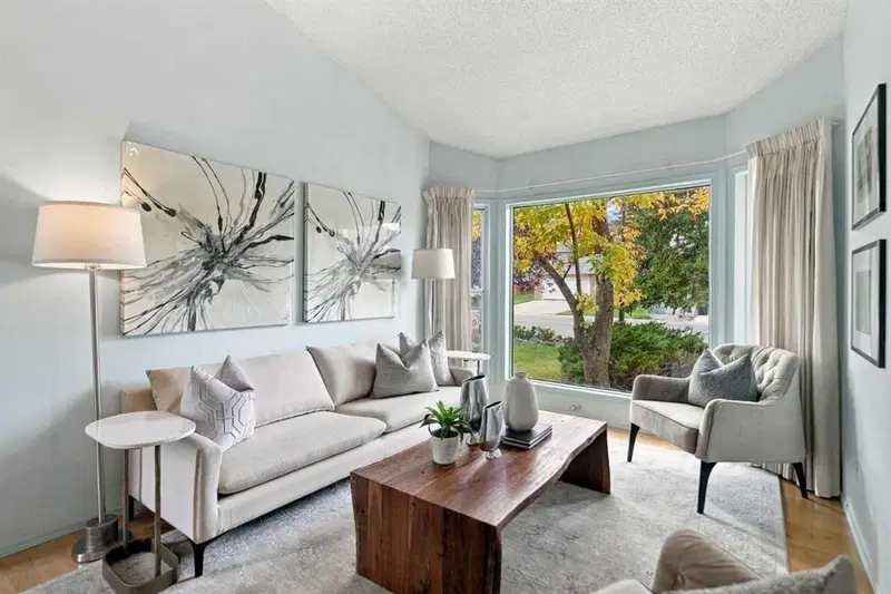 2820 Signal Hill Drive SW, Calgary — photo 2 of 50