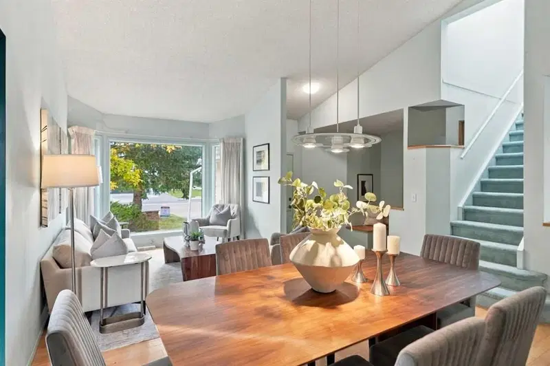 2820 Signal Hill Drive SW, Calgary — photo 3 of 50