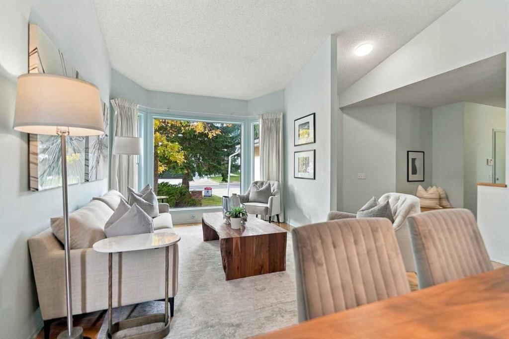 2820 Signal Hill Drive SW, Calgary — photo 5 of 50