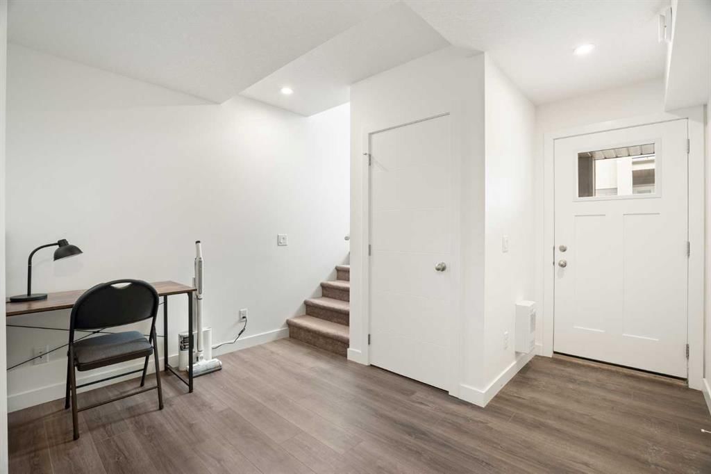 122 Spring Creek Common SW, Calgary — photo 4 of 31