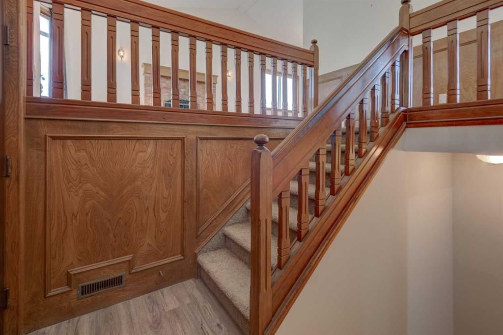 88 Woodfern Rise SW, Calgary — photo 2 of 34