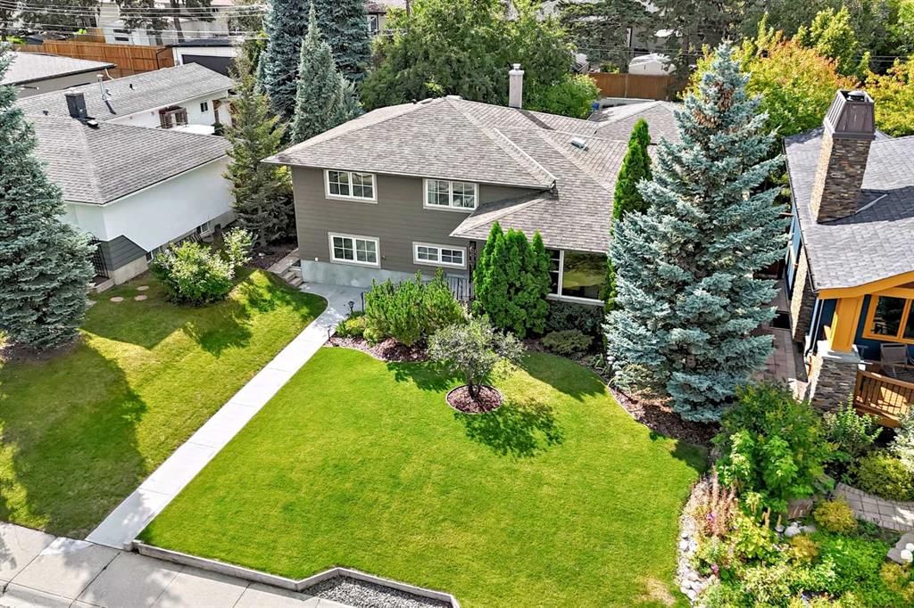47 Woodlark Drive SW, Calgary — photo 3 of 50