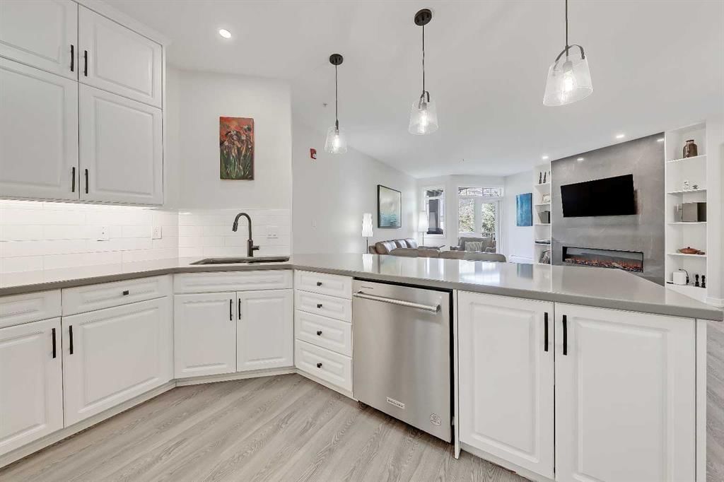 402, 2419 Erlton Road SW, Calgary — photo 4 of 35