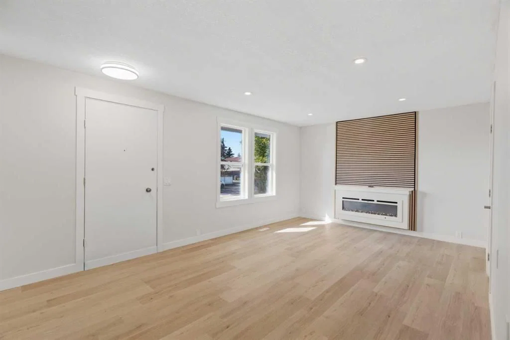 3116 39 Street SE, Calgary — photo 5 of 34