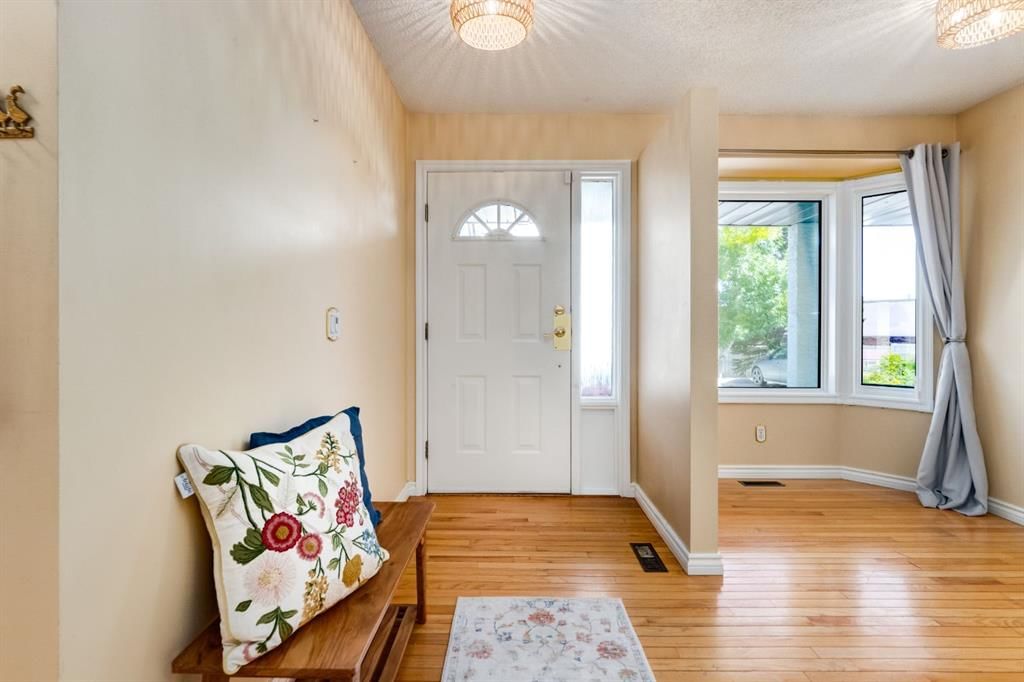 21, 468 Woodbine Boulevard SW, Calgary — photo 3 of 45