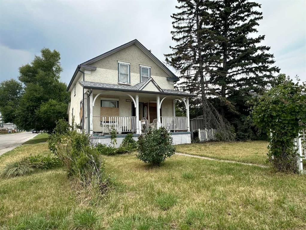 7247 25 Street SE, Calgary — main listing photo