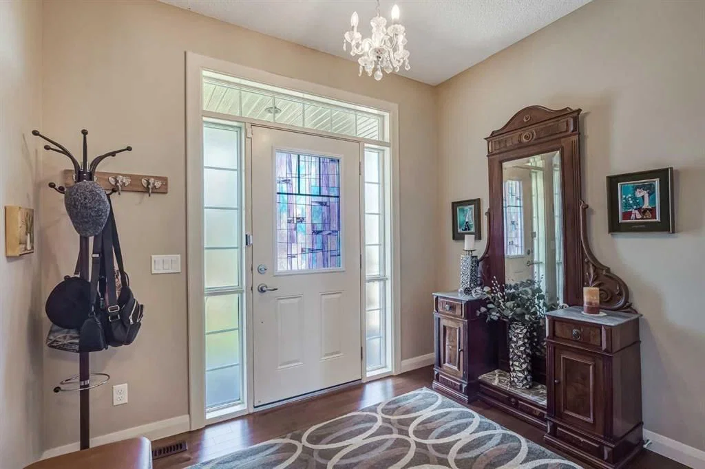 50 Evansfield Terrace NW, Calgary — photo 2 of 40