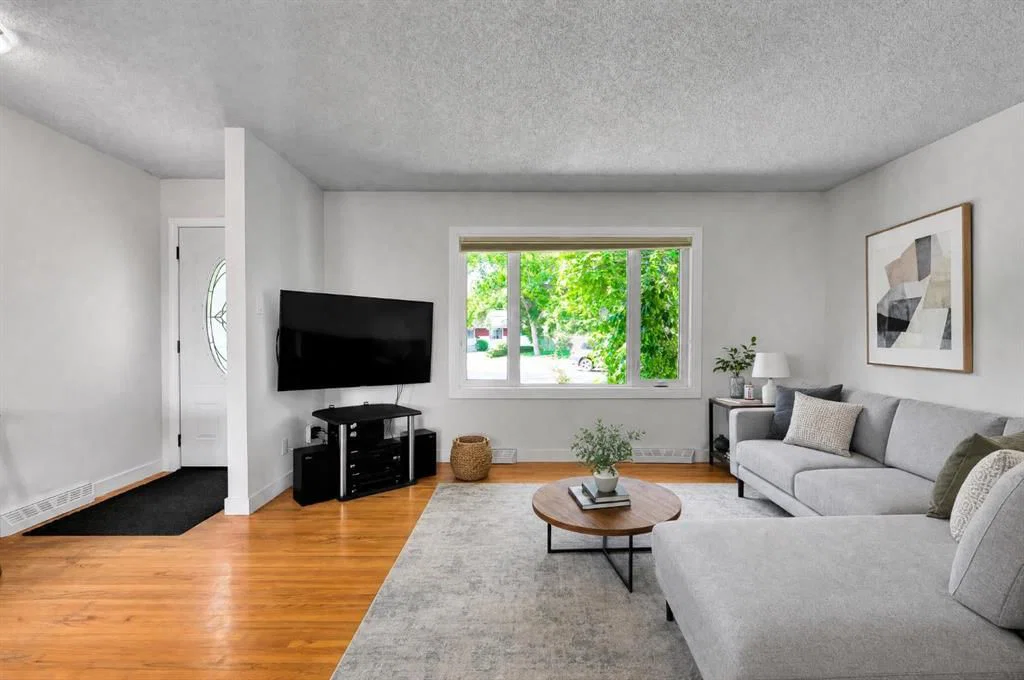 7112 Fountain Road SE, Calgary — photo 4 of 48