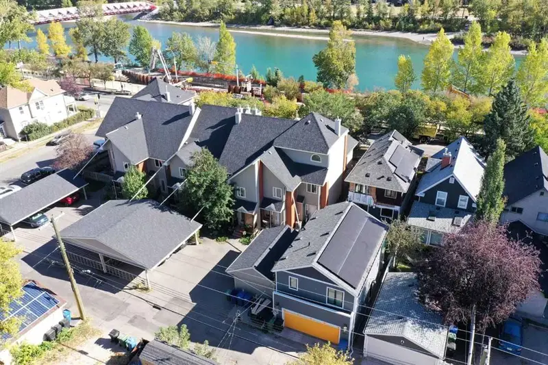 107 9 Street NW, Calgary — main listing photo