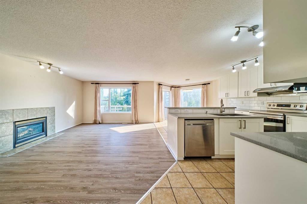 22 Citadel Crest Link NW, Calgary — photo 5 of 45