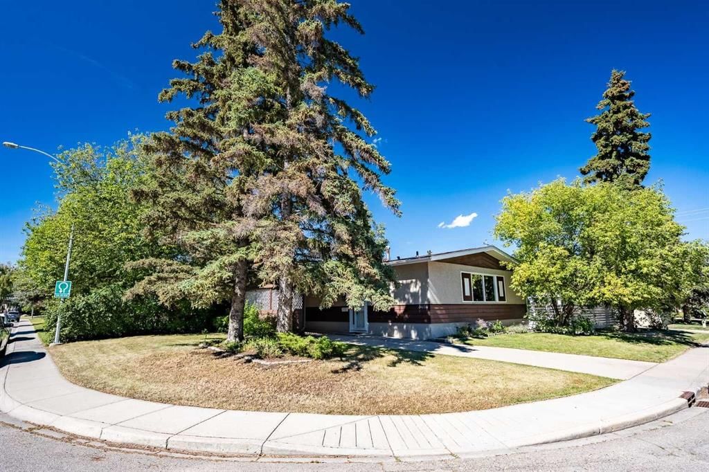 3404 Bulyea Crescent NW, Calgary — photo 2 of 38