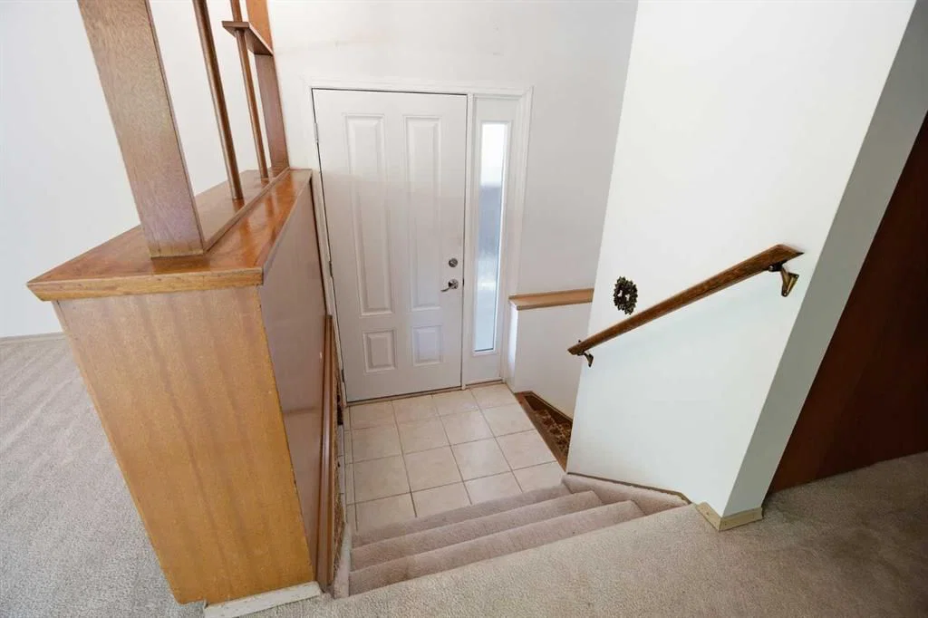 3404 Bulyea Crescent NW, Calgary — photo 5 of 38