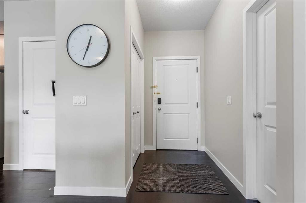4201, 5305 32 Avenue SW, Calgary — photo 2 of 30